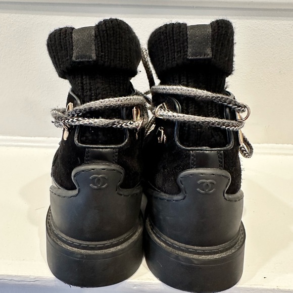 Chanel authentic booties worn 4 times. With box and shoe bags. - Picture 4 of 5